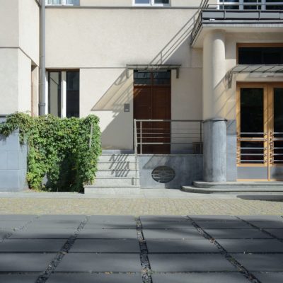 Biuro ARprojekt zielone podwórko Plac Komuny Paryskiej
